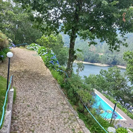 Natura Βίλα Cova